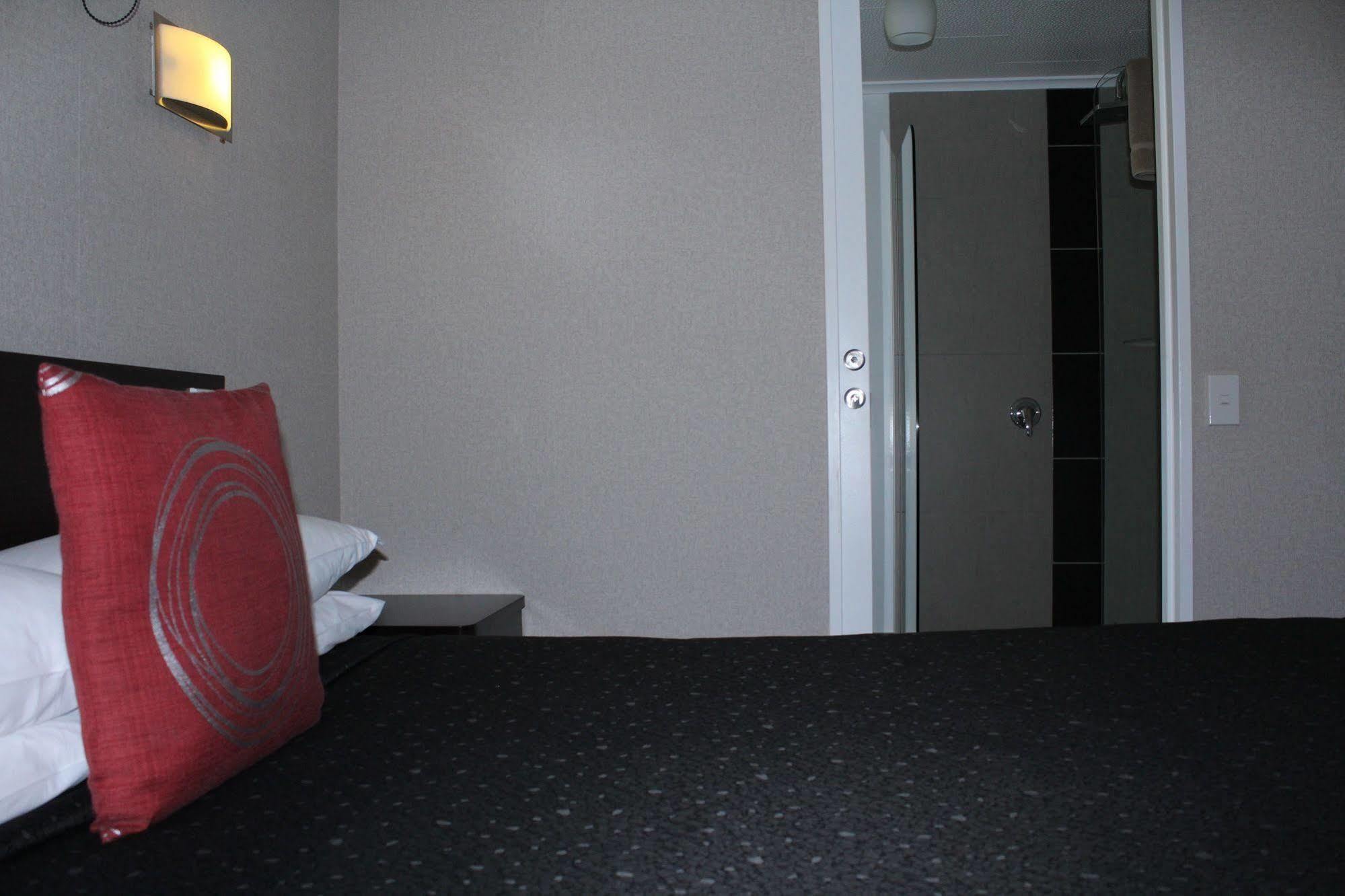 Rose 4* Palmerston North
