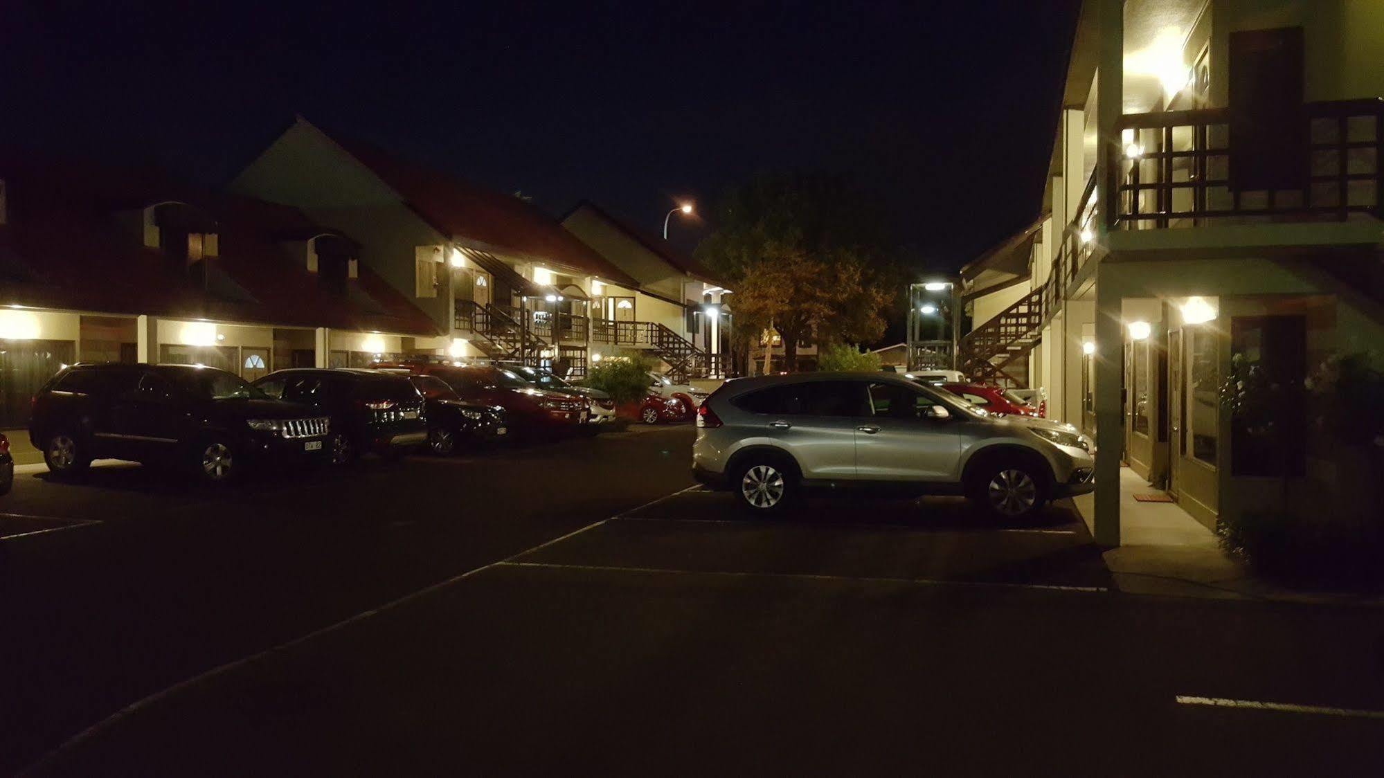 Rose 4* Palmerston North